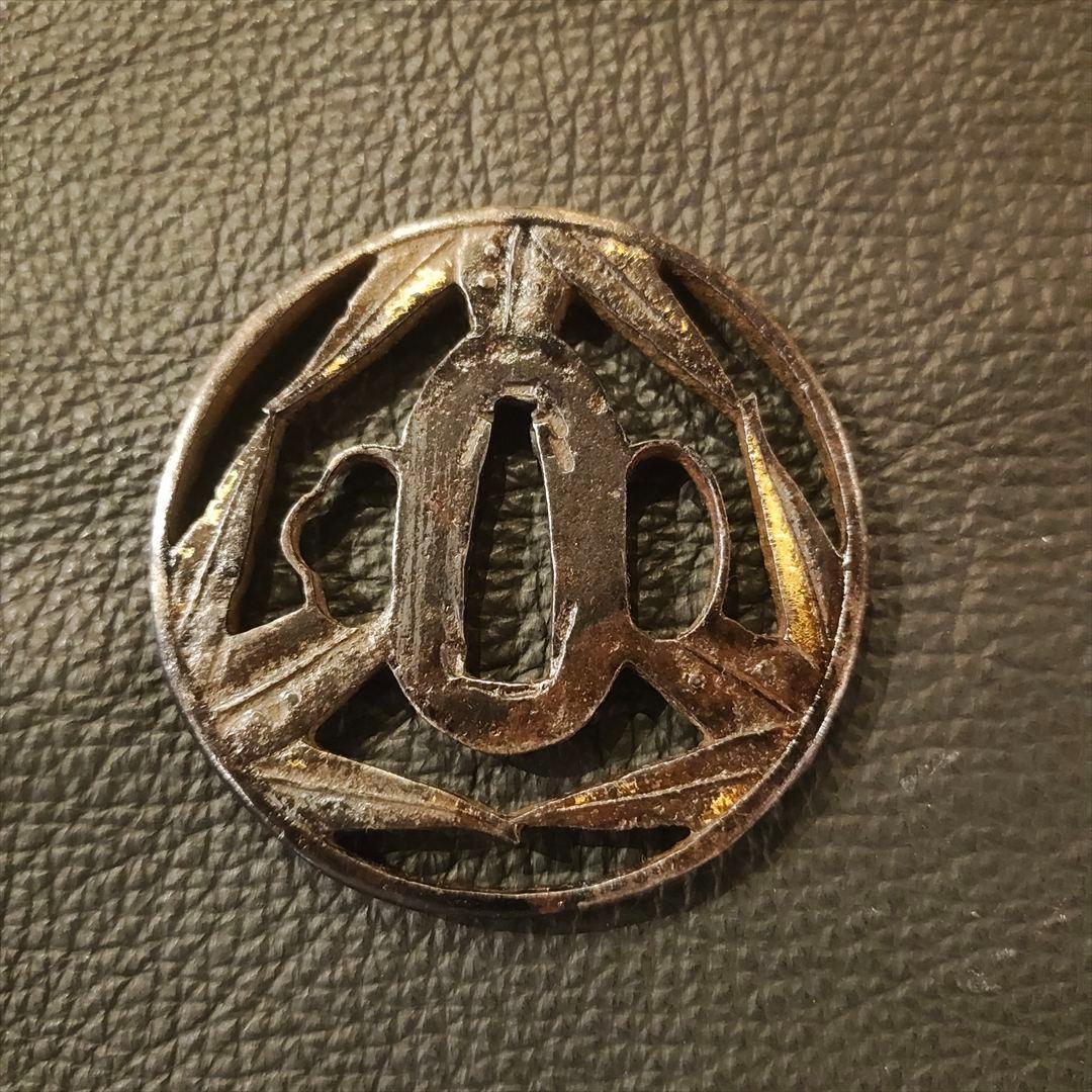 透笹に銀象嵌金塗 丸鉄鍔 刀装具 日本刀 居合刀 拵え 縁頭 柄前 鉄鍔