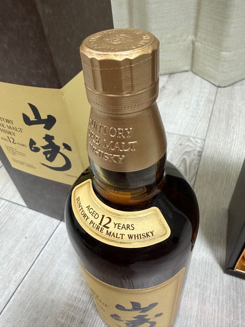 山崎 12年 ピュアモルトウイスキー　サントリー　新品　未開栓