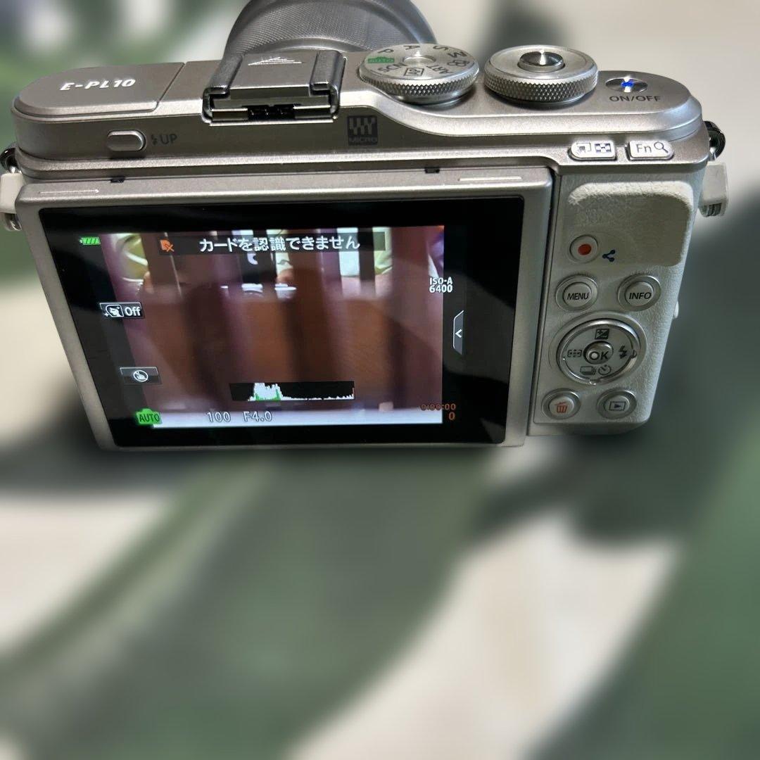 Olympus E-PL10 ホワイト/シルバー　40-150mm