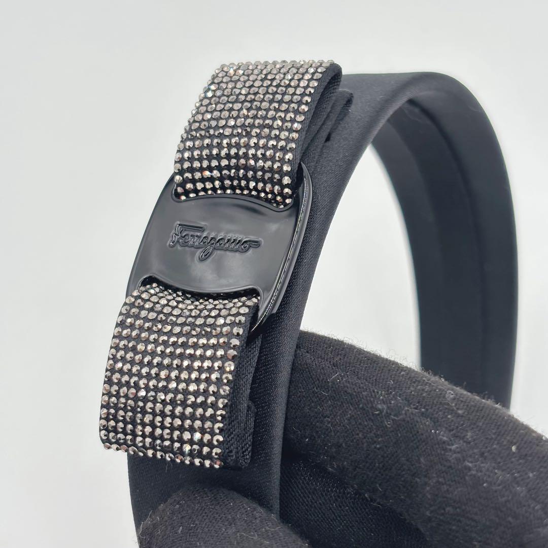 極美品フェラガモ ヴァラリボン サテン ラインストーン カチューシャ ブラック