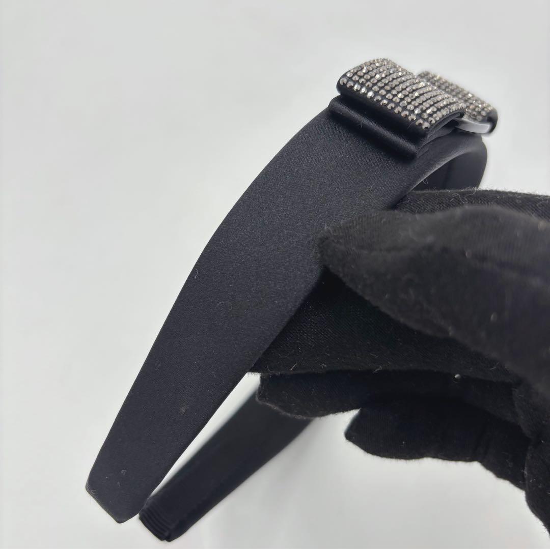 極美品フェラガモ ヴァラリボン サテン ラインストーン カチューシャ ブラック