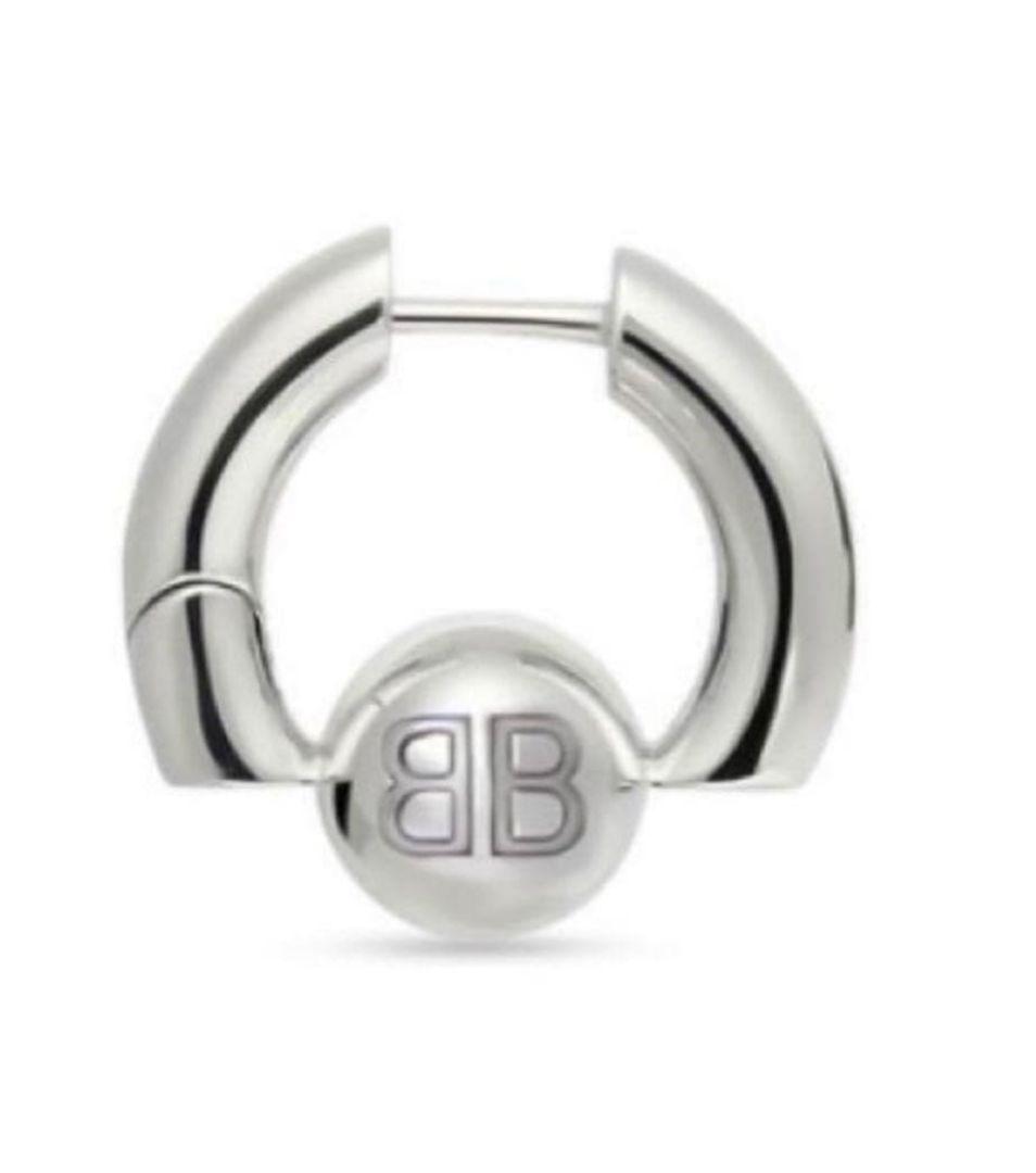 バレンシアガ　ピアスbalenciaga cut xs