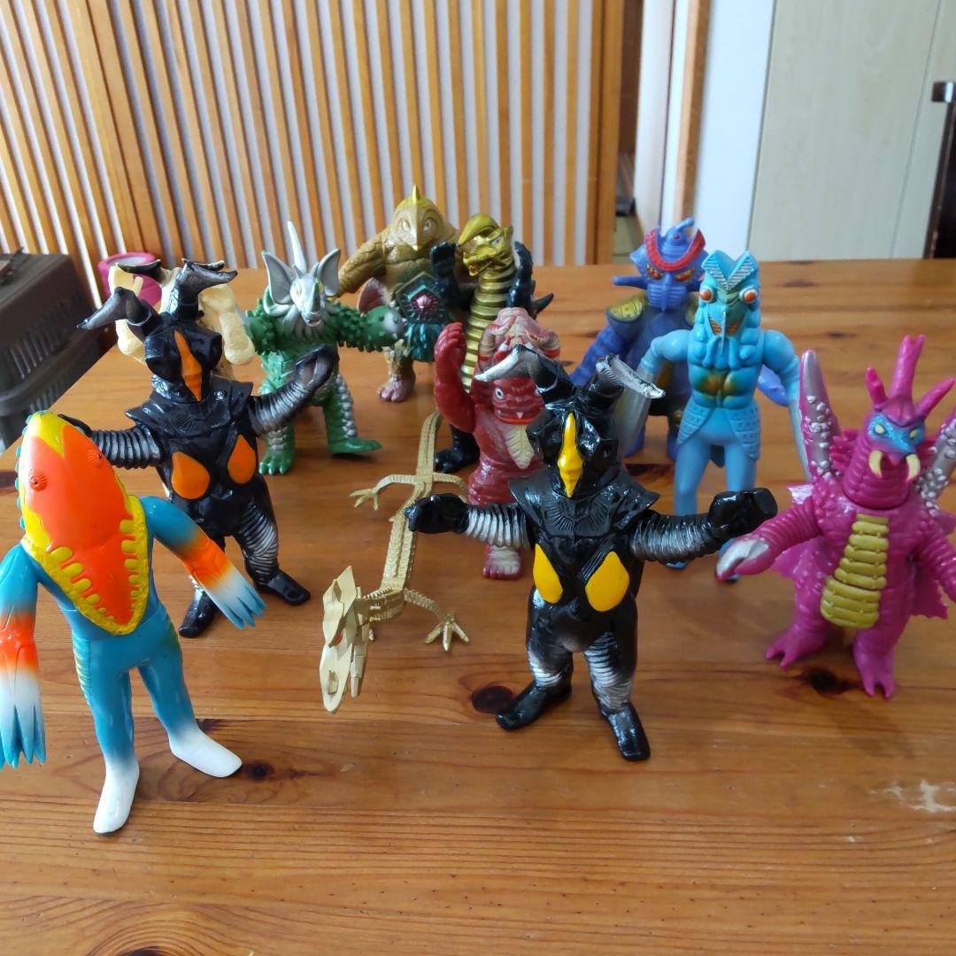 ウルトラマンシリーズ 　　　　　　　　　怪獣ソフビ 12体セット