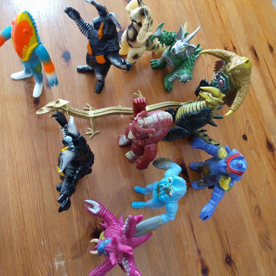 ウルトラマンシリーズ 　　　　　　　　　怪獣ソフビ 12体セット