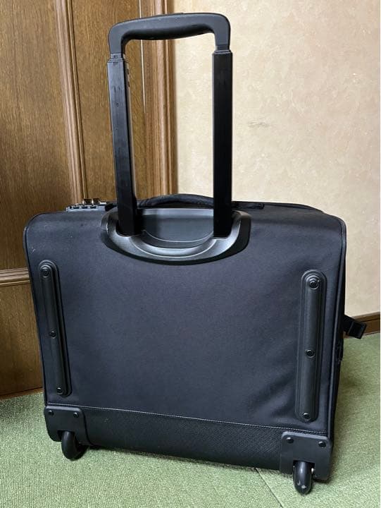 【美品】EASTPAK イーストパック キャリーバック　機内持込可 PC収納