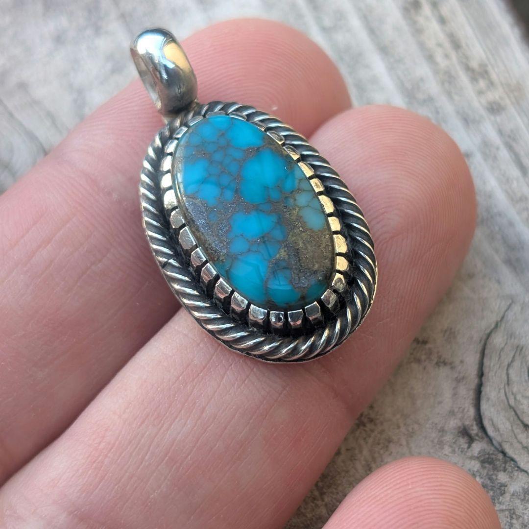 ハンドメイドのターコイズトップ　インディアンジュエリー風