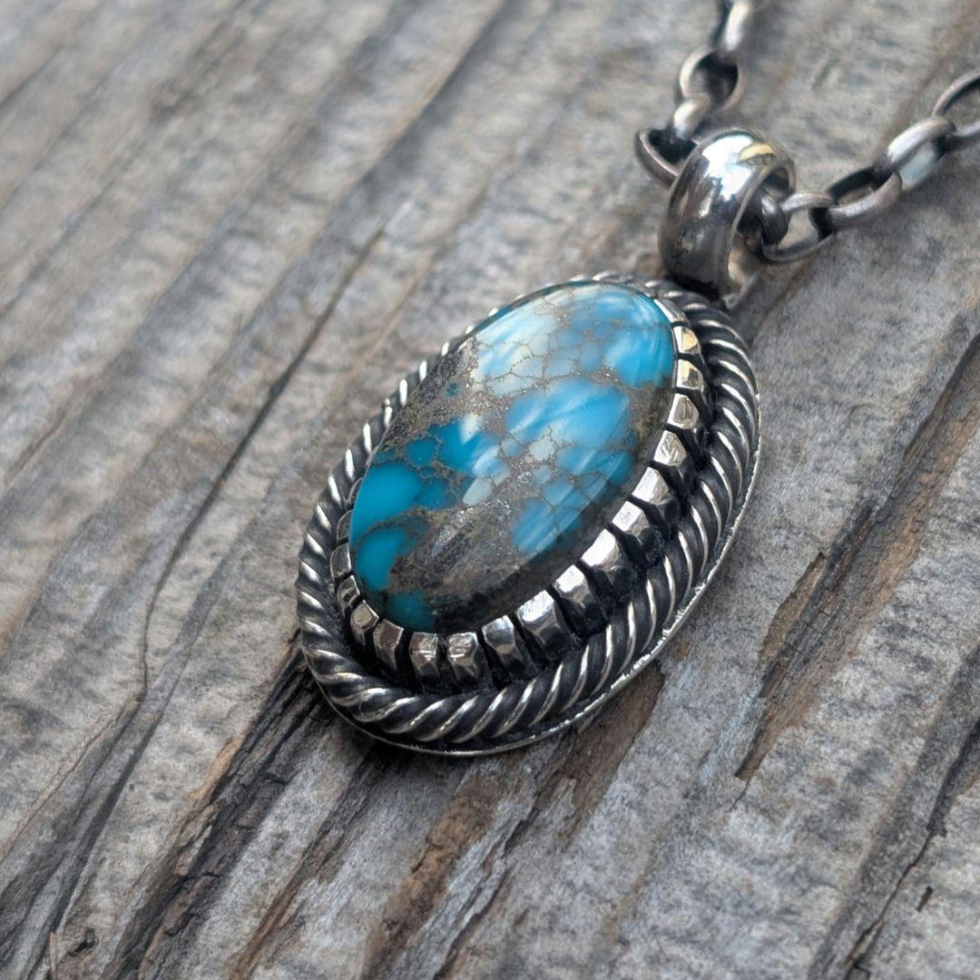 ハンドメイドのターコイズトップ　インディアンジュエリー風