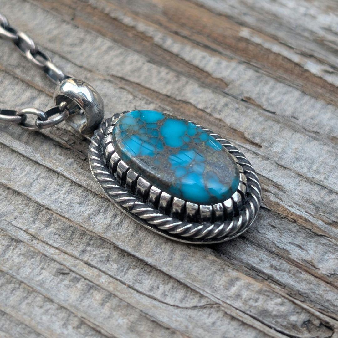 ハンドメイドのターコイズトップ　インディアンジュエリー風