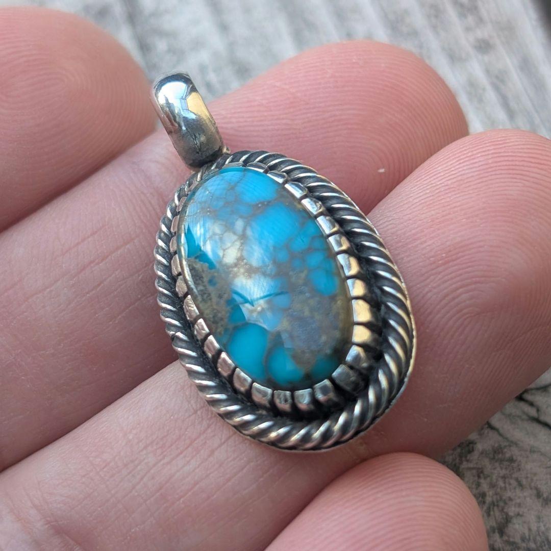 ハンドメイドのターコイズトップ　インディアンジュエリー風