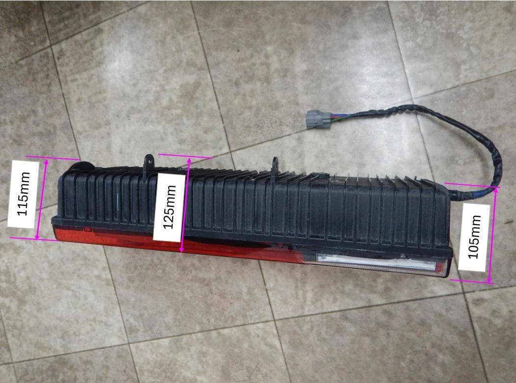 三菱ふそう 新型スーパーグレート LEDテールランプ⑩’