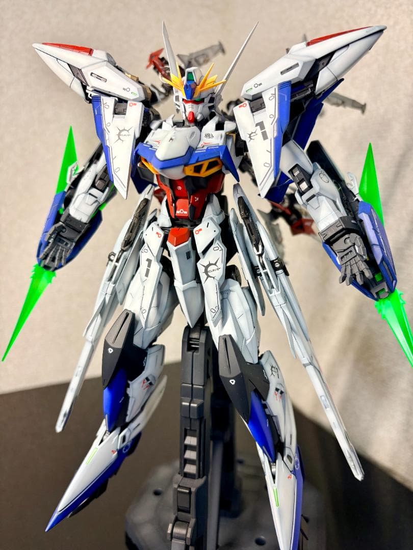 MG エクリプスガンダム＆マニューバストライカーパック【塗装・完成済みガンプラ】
