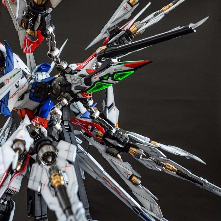 MG エクリプスガンダム＆マニューバストライカーパック【塗装・完成済みガンプラ】