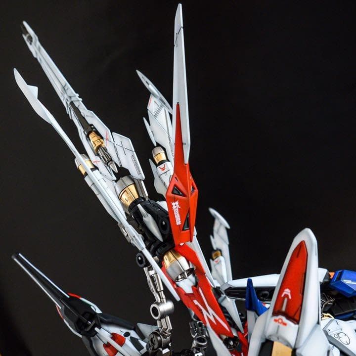 MG エクリプスガンダム＆マニューバストライカーパック【塗装・完成済みガンプラ】
