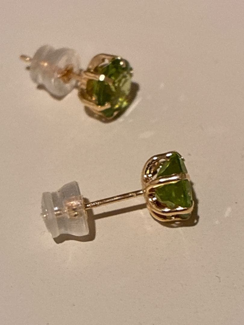 18k ペリドットピアス