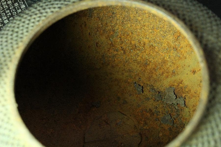 霰 鉄瓶 刻 金龍堂 梅正宗 銀摘み蓋 金銀象嵌 共箱(K-YC389)