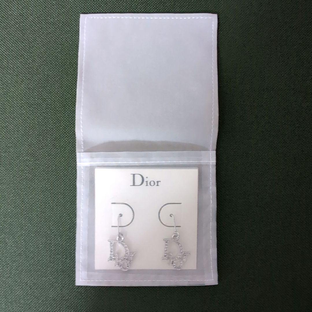 Dior ピアス【未使用/箱付き】