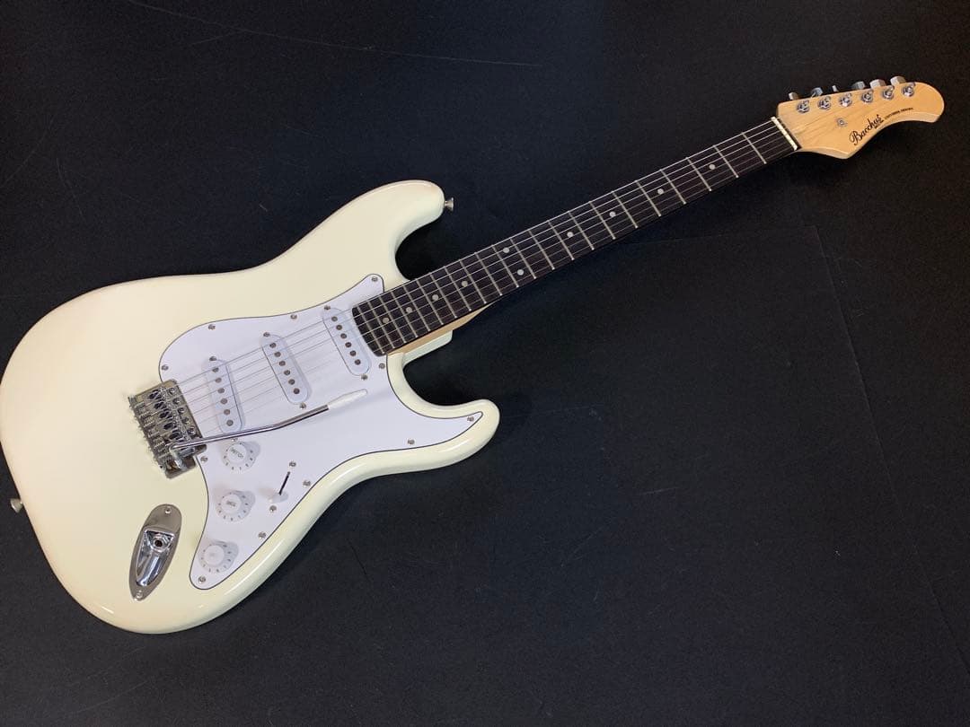 Bacchus BST バッカス中古エレキギター　ホワイト　美品