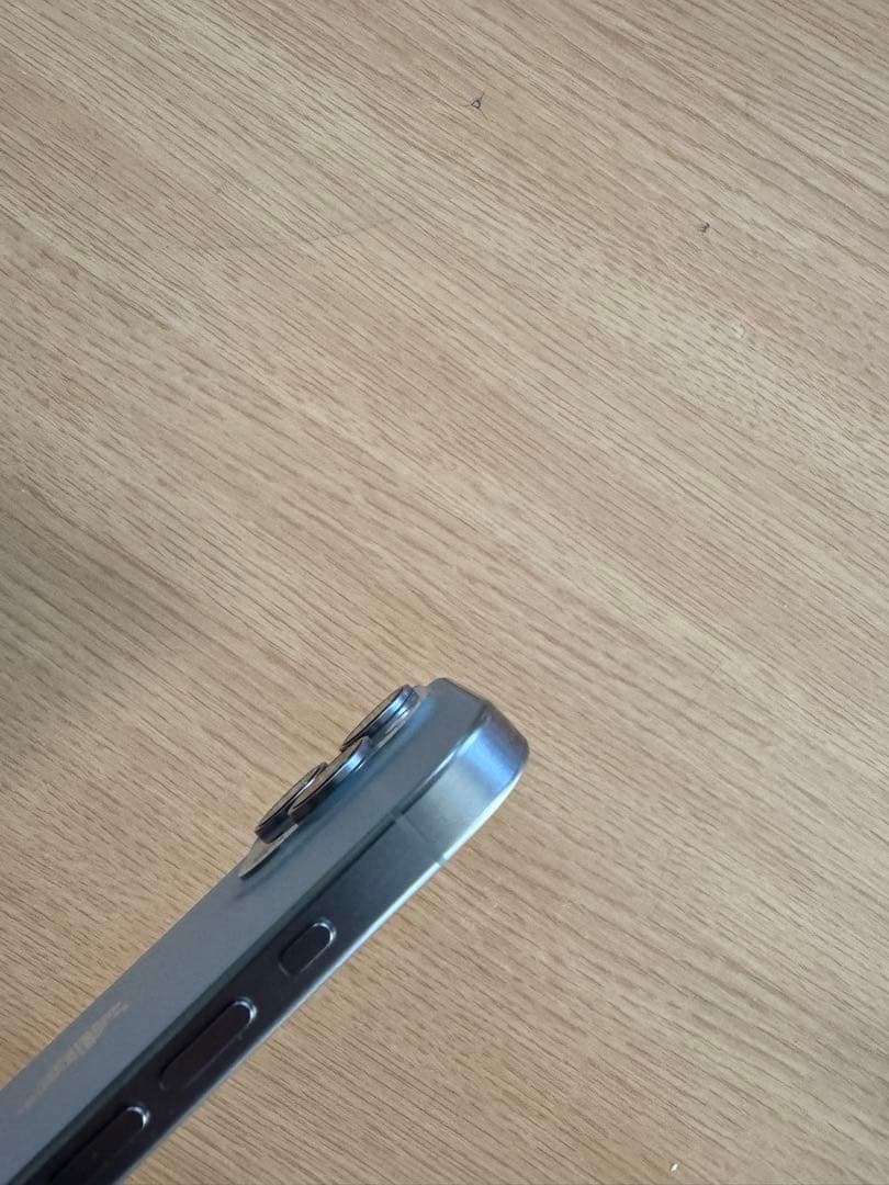 iPhone15Pro 256GBナチュラルチタニウム　おまけケース付