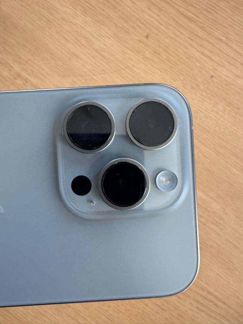 iPhone15Pro 256GBナチュラルチタニウム　おまけケース付