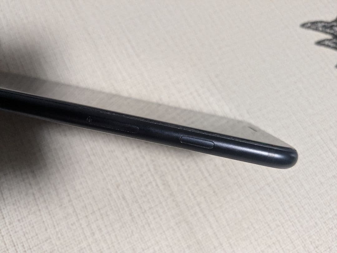 iPhone SE第2世代(SE2)ブラック　64GB　画面割れあり