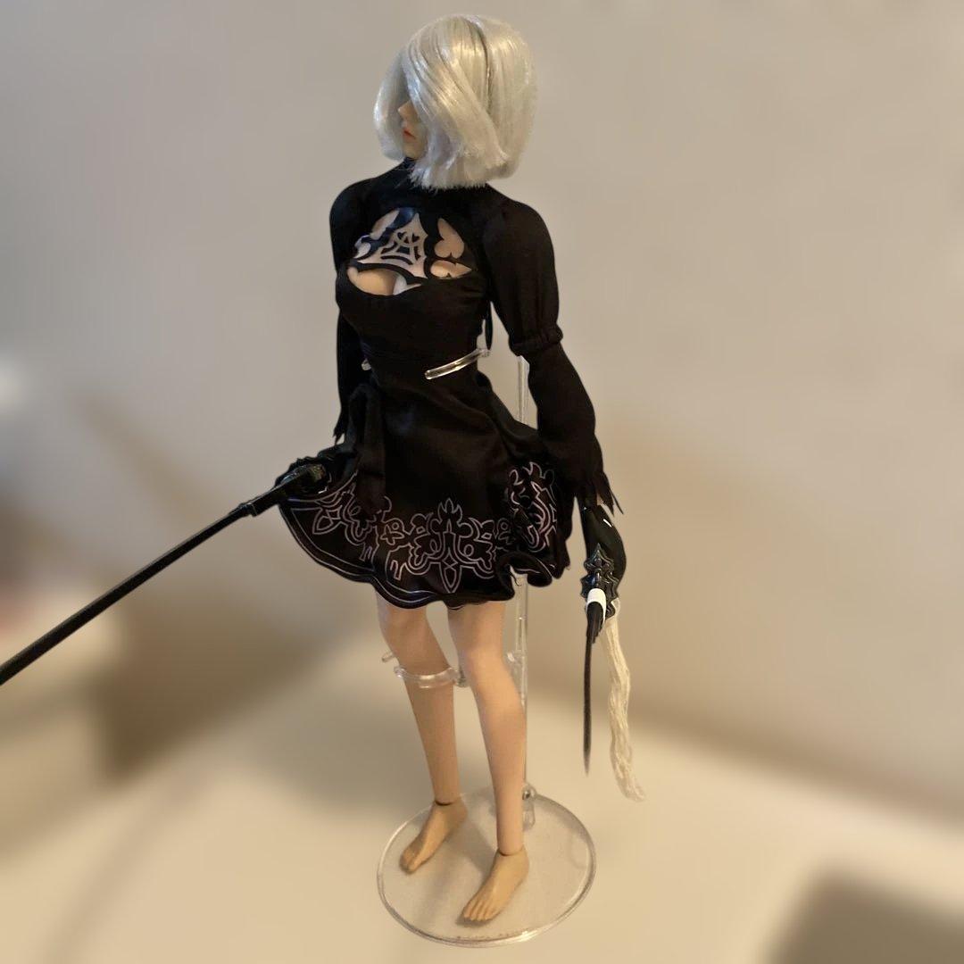 2B フィギュア 黒衣装 刀付き　1/6 シームレス