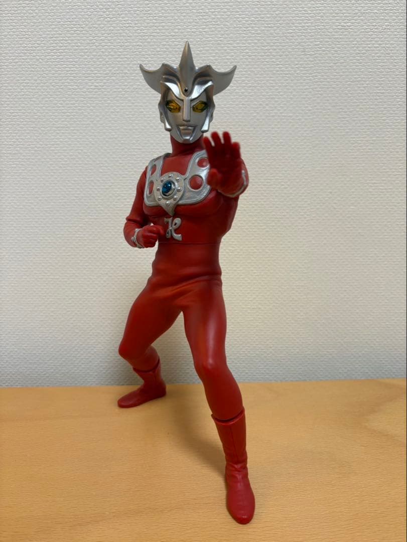 ウルトラマンレオ 可動式フィギュア 赤