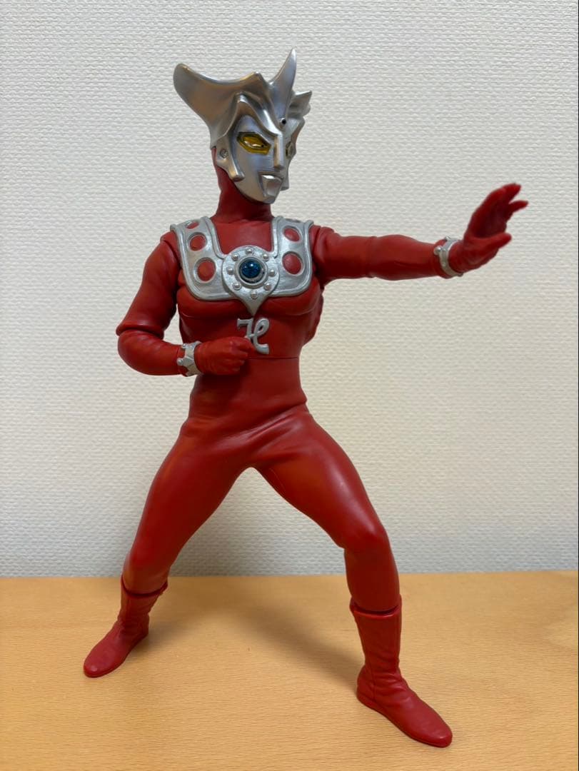 ウルトラマンレオ 可動式フィギュア 赤