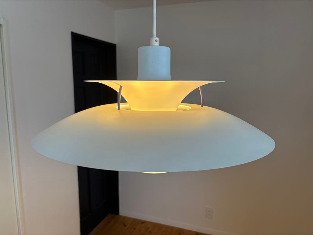 ルイスポールセン　PH5 クラシックホワイト