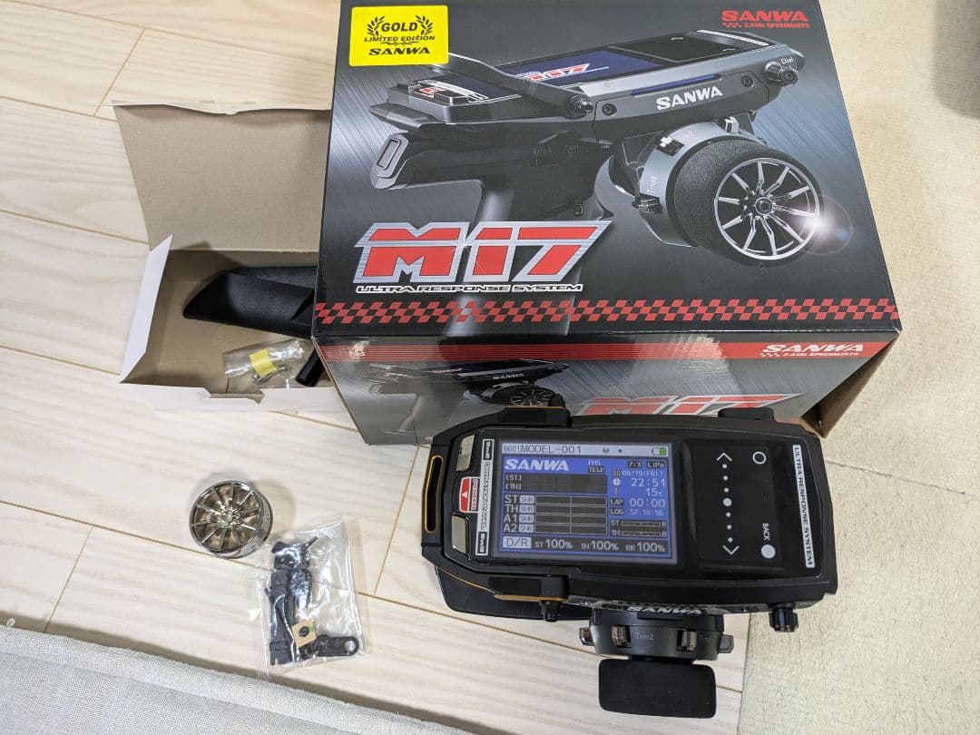 SANWA M17 リミテッドエディション　ゴールド　ラジコン送信機