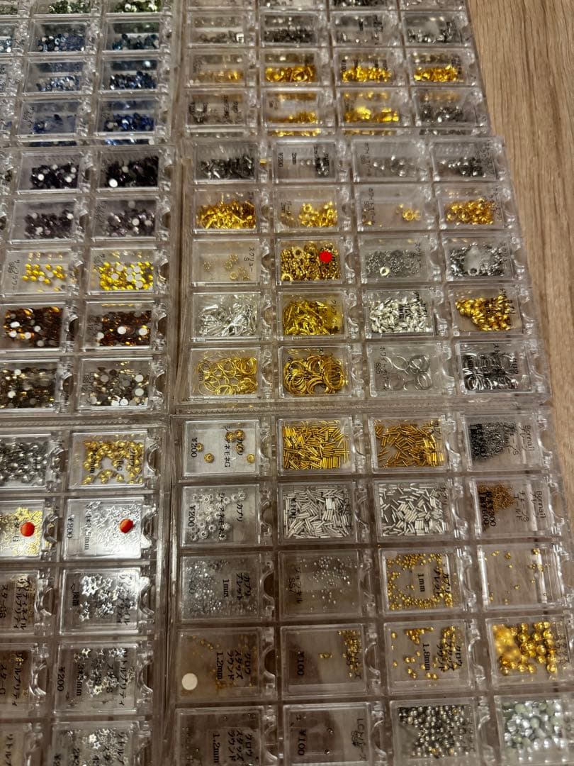 スワロフスキーネイルパーツ大量まとめ販売
