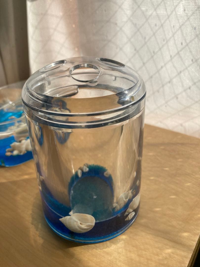 ソープディッシュ2個と歯ブラシ立て1個　1個売りは3000円、3個なら8000円