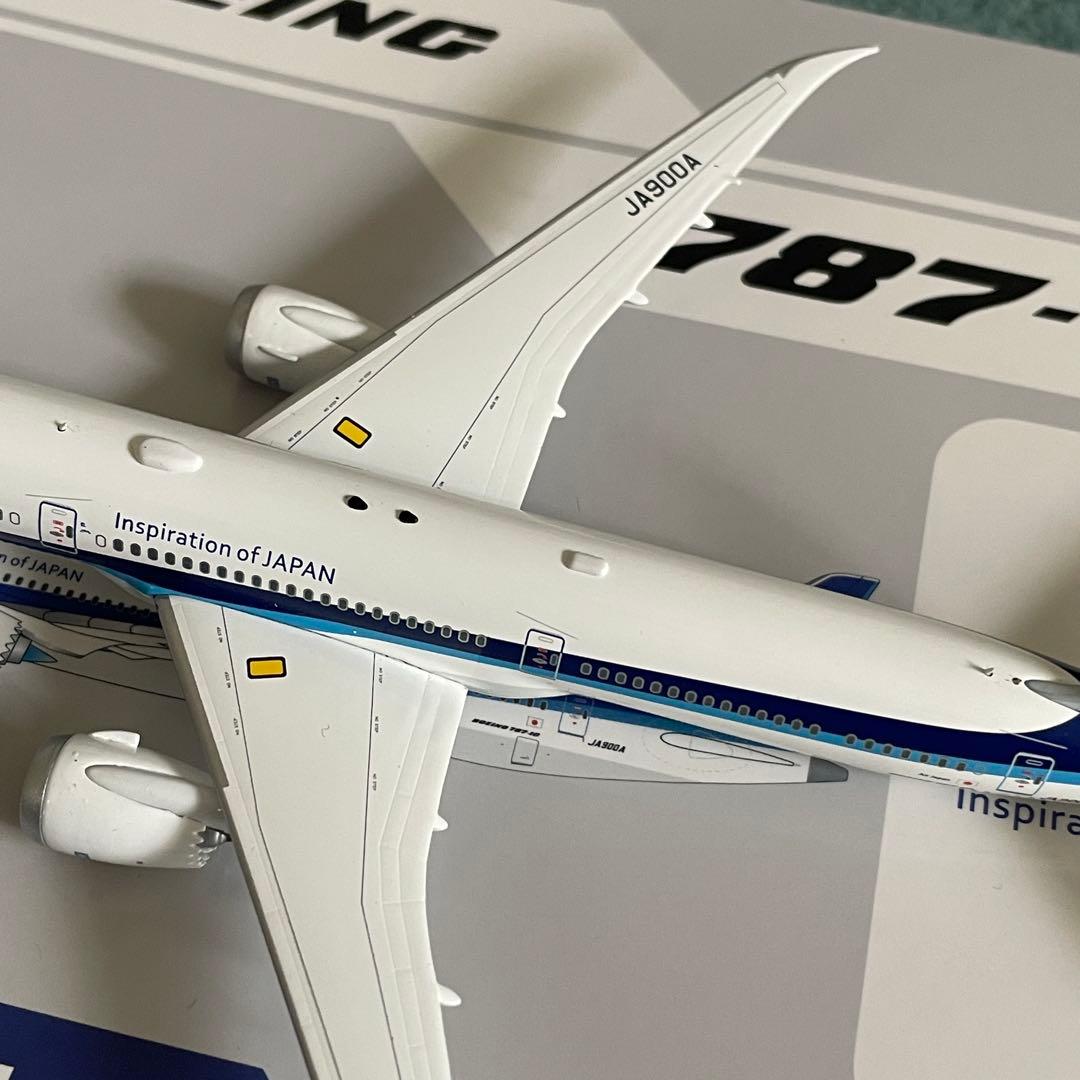 ANA 787-10 全日空 JA900A av スタンド付き 1:400