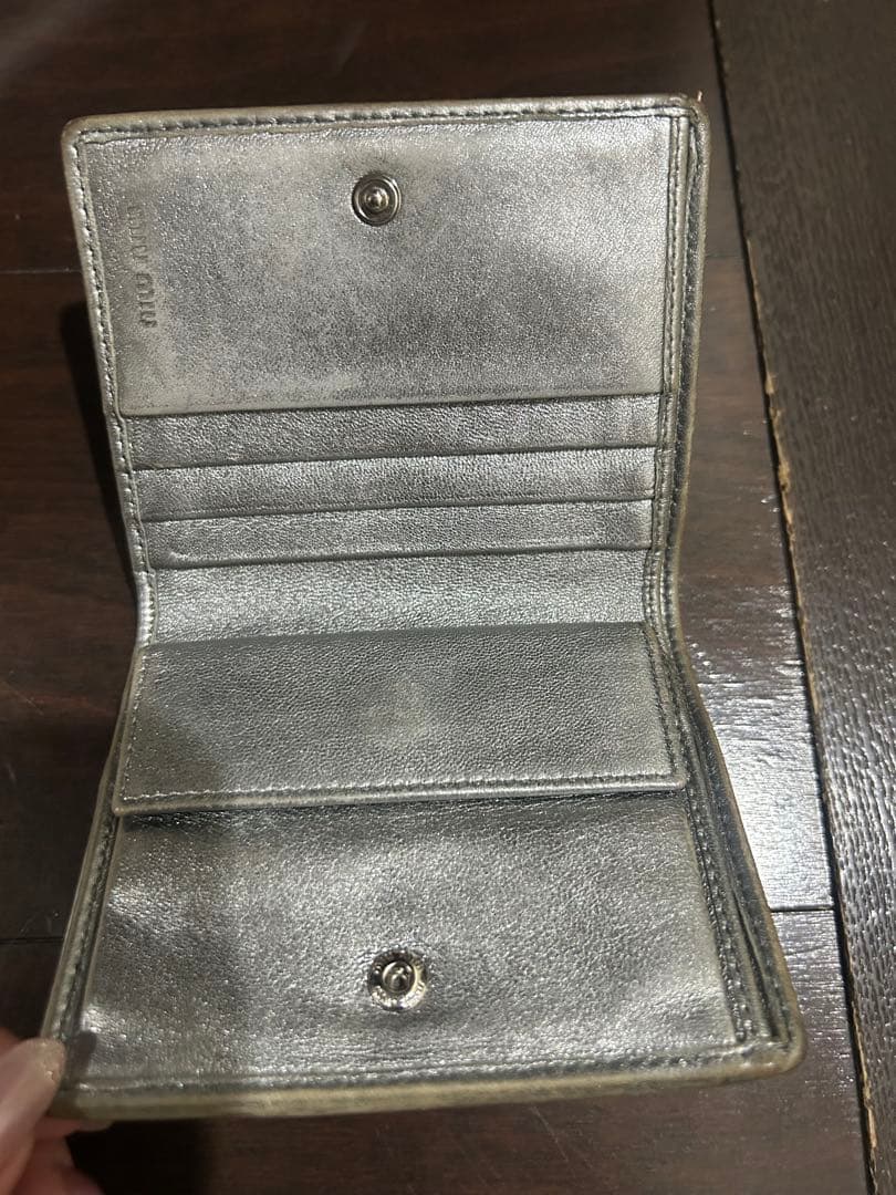 miu miu シルバー 二つ折り財布