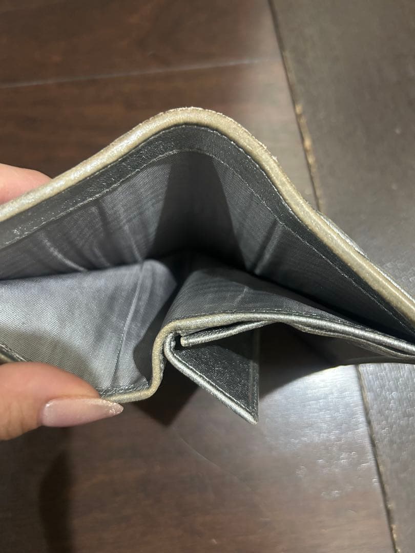 miu miu シルバー 二つ折り財布