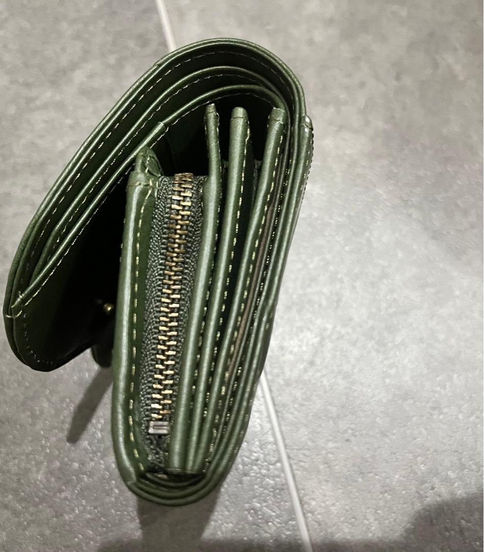 シビラ　シルクロ　二つ折り財布