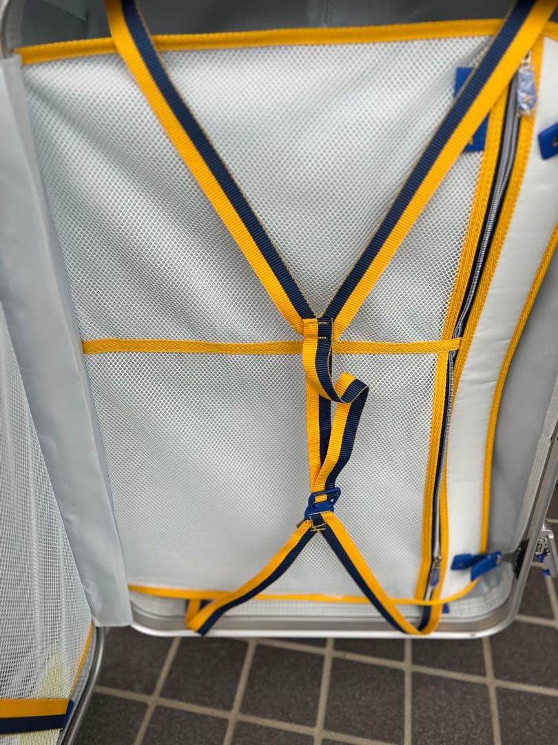 美品 innovator 90Lキャリーケース