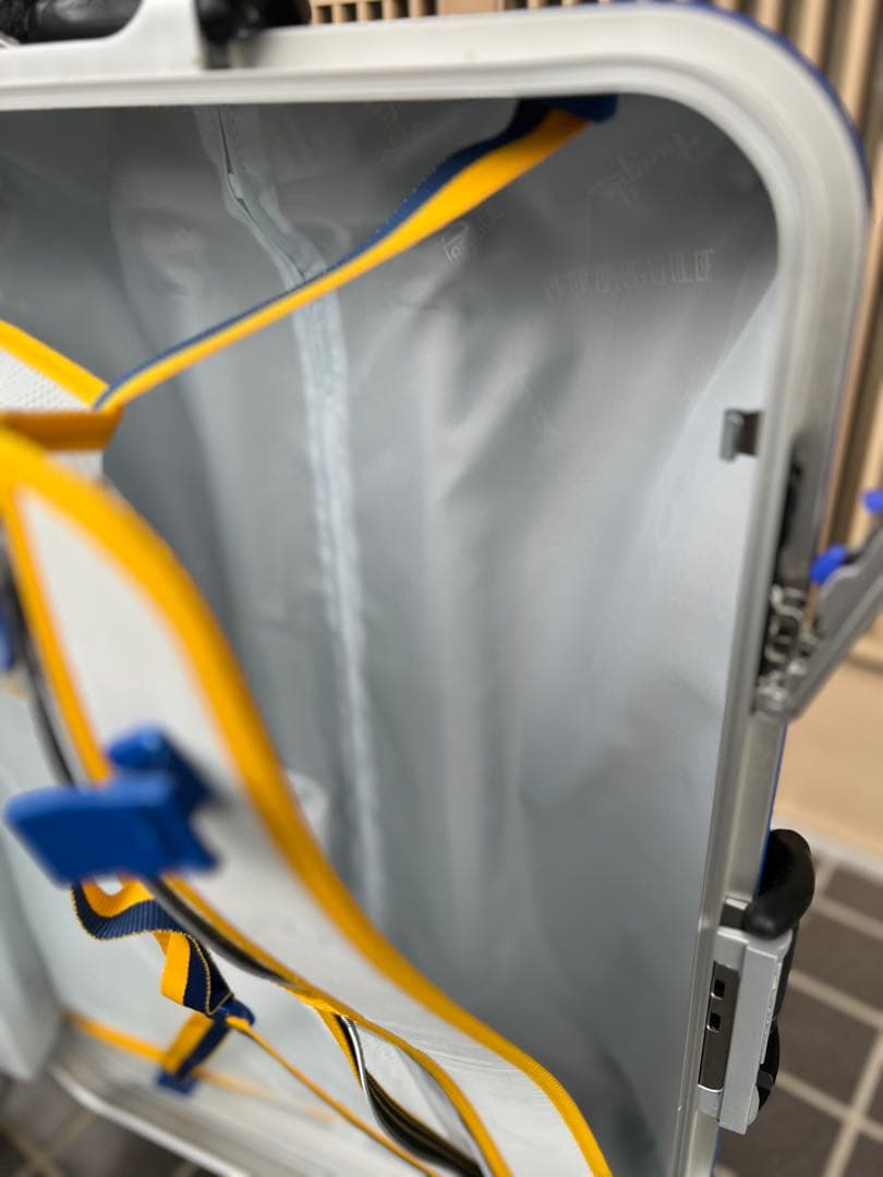 美品 innovator 90Lキャリーケース