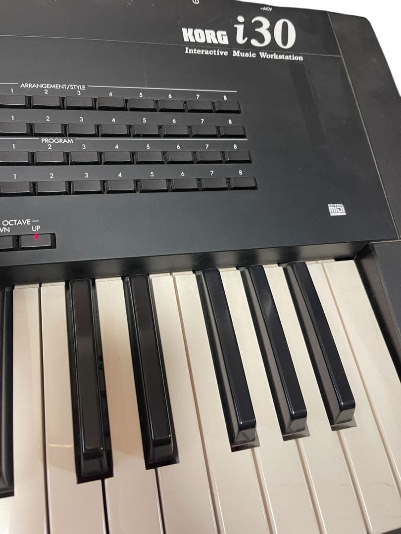 希少品 KORG i30 Music workstation シンセサイザー