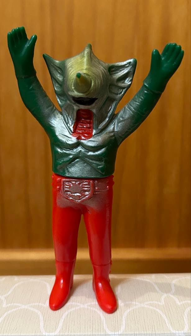 「仮面ライダー」に登場する怪人、ユニコルノスのソフビ人形 旧バンダイ ポピー製