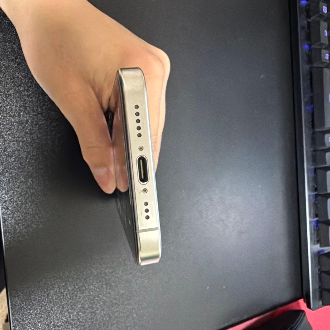 iPhone15 Pro 本体 256GB