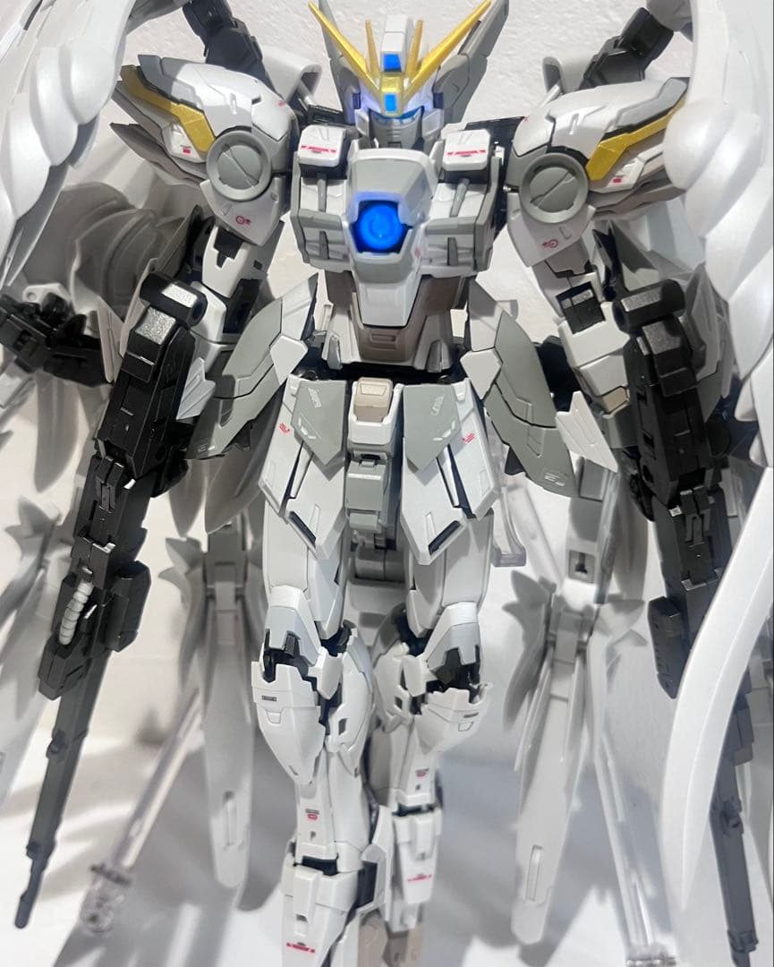 1/100 ウィングガンダムゼロ スノーホワイトプレリュード 組立済 完成品