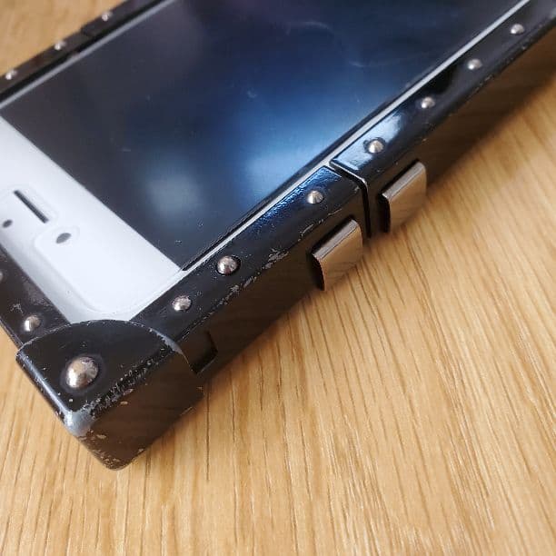 iPhoneSE1.2.3に使えるヴィトンのアイトランク