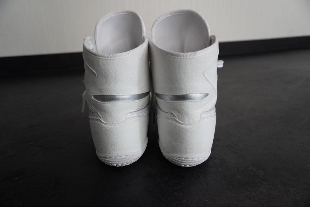 ボクシング用ホワイトハイカットシューズ