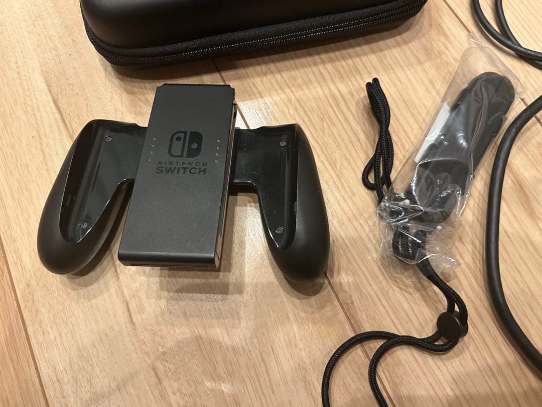 Nintendo Switch 本体 青/赤 Joy-Con キャリングケース付