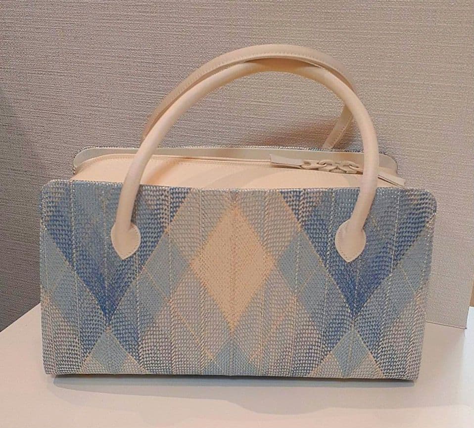 3時間だけ値下げします！和装用利休バッグ 　組み紐　青と白のダイヤモンドパターン