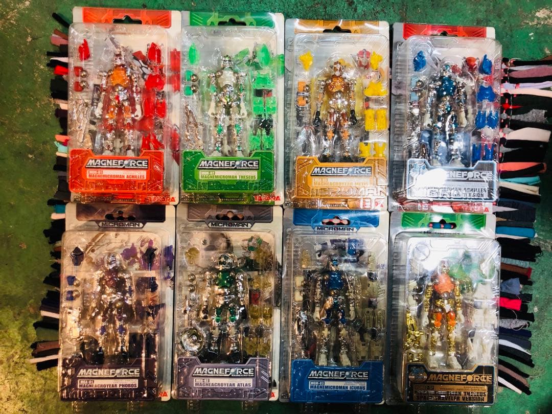 ミクロマン　マグネフォース マグネミクロマン　8体セット