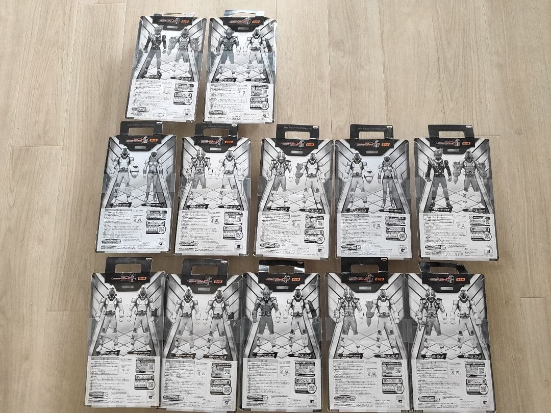 仮面ライダーフォーゼ インブリスタービックサイズ非売品フィギュア 12体