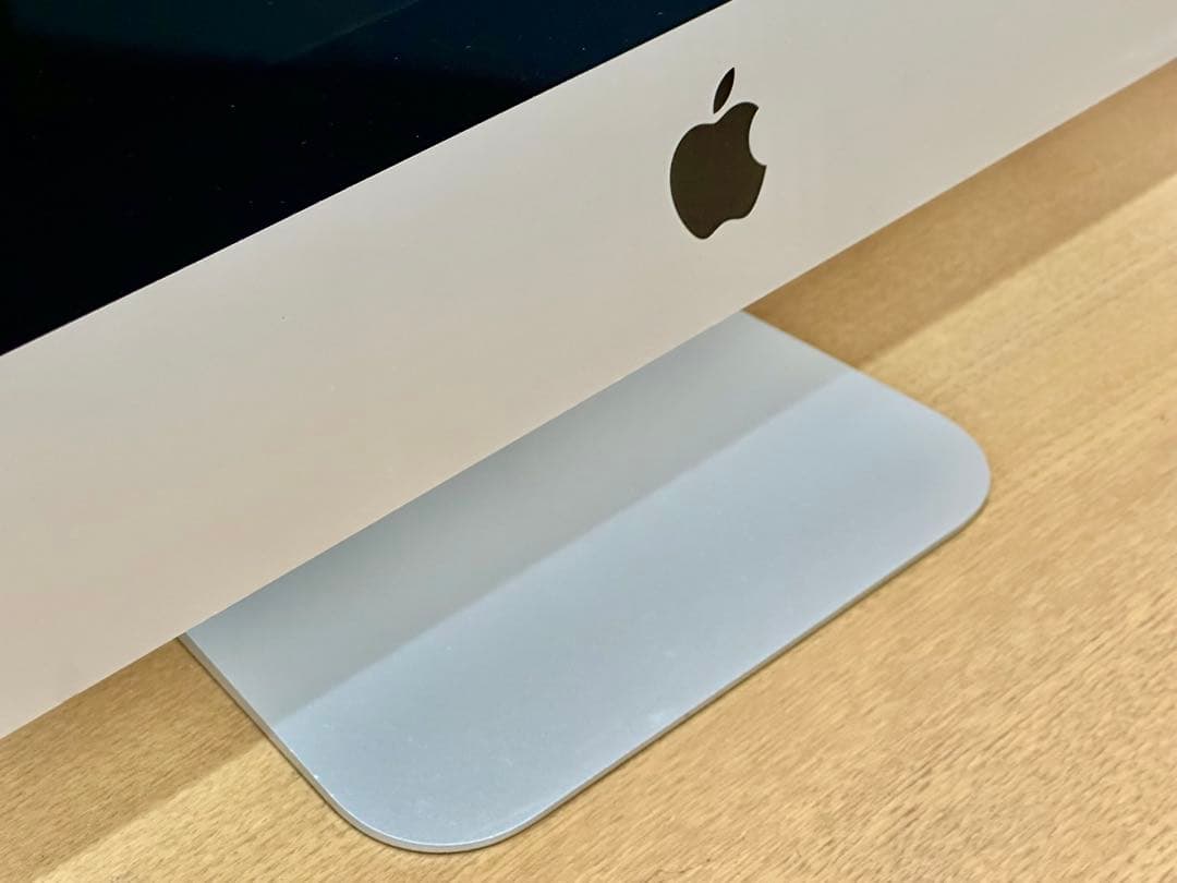 Apple iMac Retina 4Kディスプレイモデル MRT42J/A