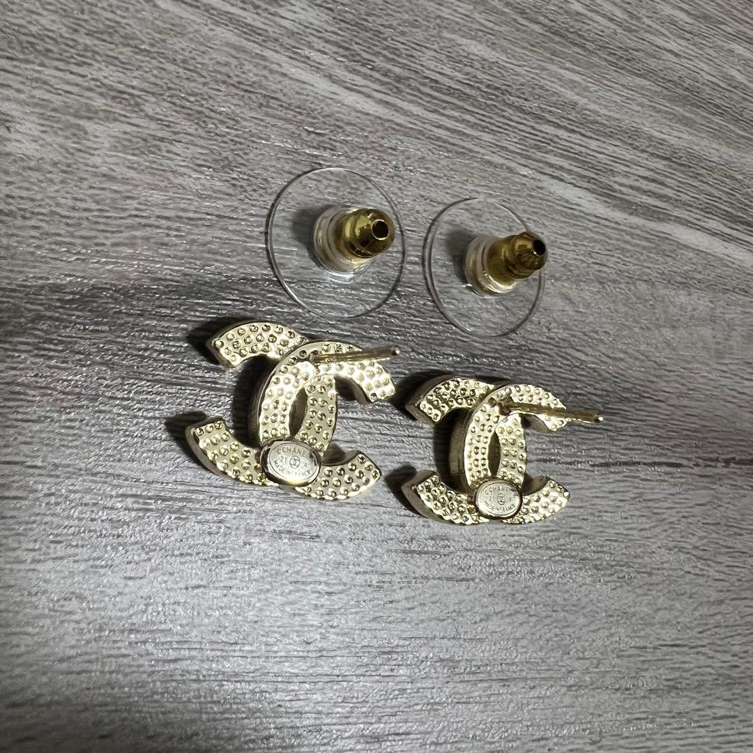 【aiさん】CHANEL ゴールド CCロゴ ピアス レディース
