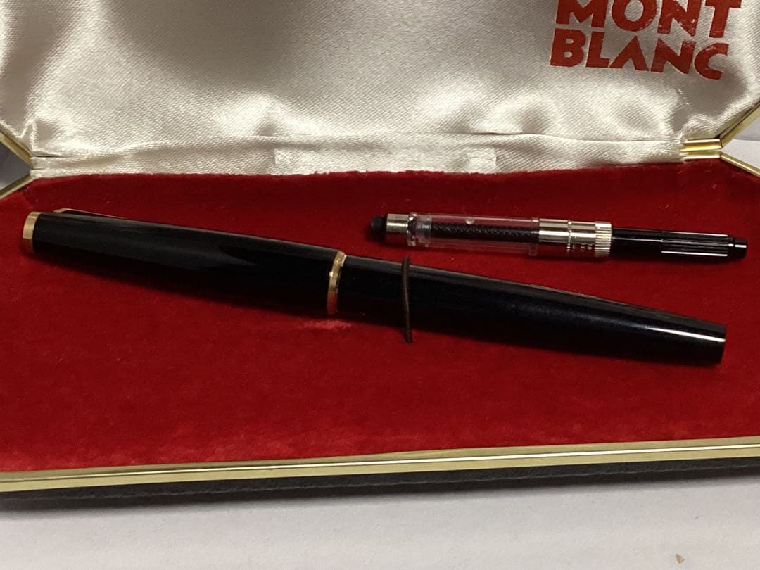 未使用モンブランMONT BLANC ブラック万年筆 ケース付き